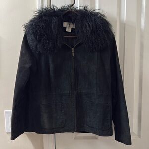 Ladies 100% suede jacket, black, full zipper, faux curly collar